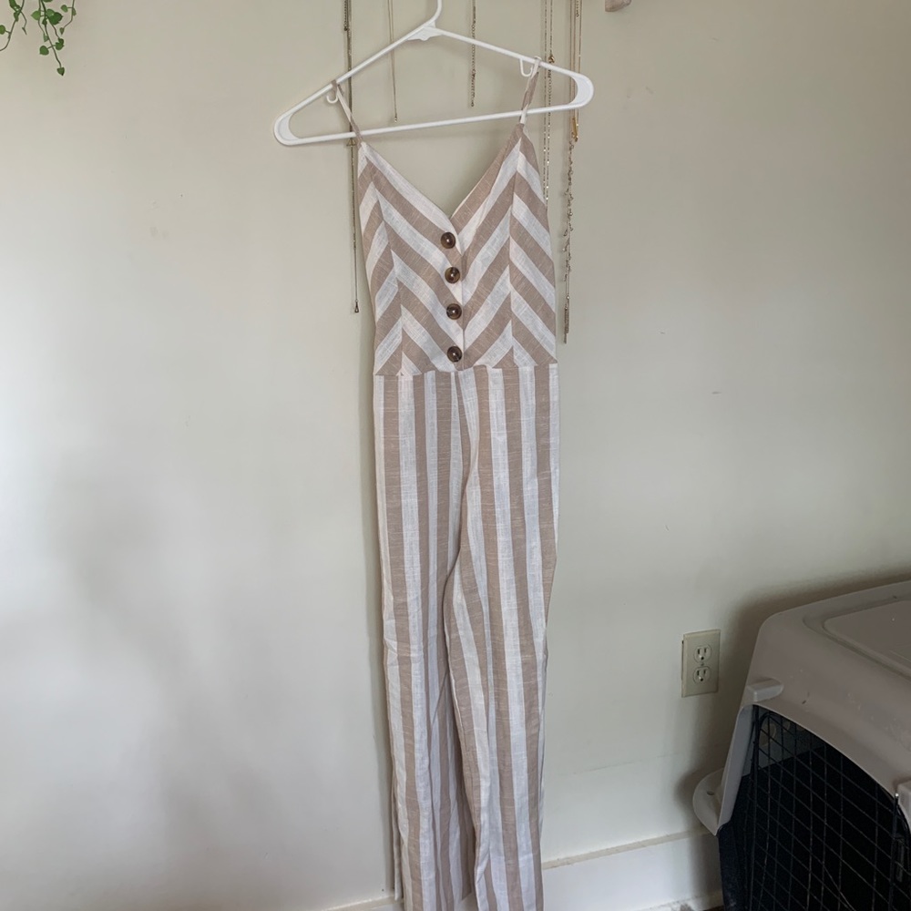 Cute buttoned jumpsuit!